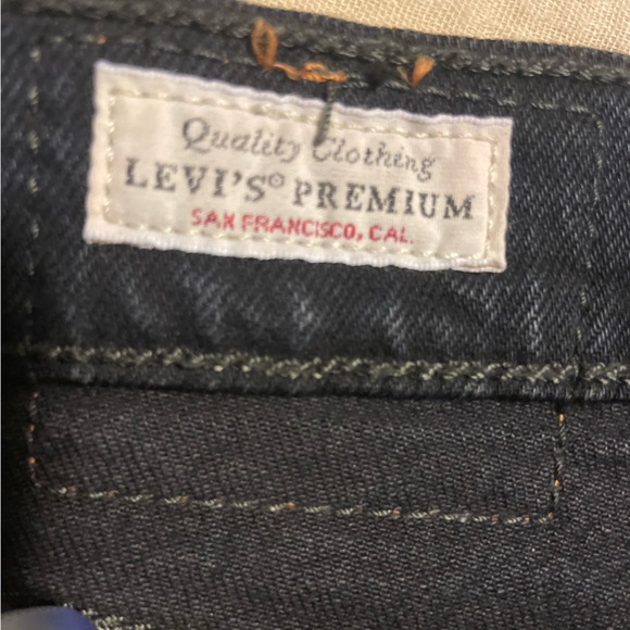 Levi's Premium Women's Black Straight Leg Jeans Size 0 - Picture 4 of 5